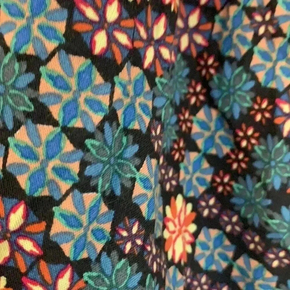 Top Shop colourful summer  flared skirt size 10. - Picture 3 of 8